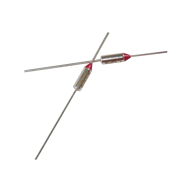 Einweg-Thermosicherung. Einmalige, nicht wiederherstellbare Thermosicherung in kleinen Haushaltsgeräten Einweg-Thermosicherung. Einmalige, nicht wiederherstellbare Thermosicherung in kleinen Haushaltsgeräten